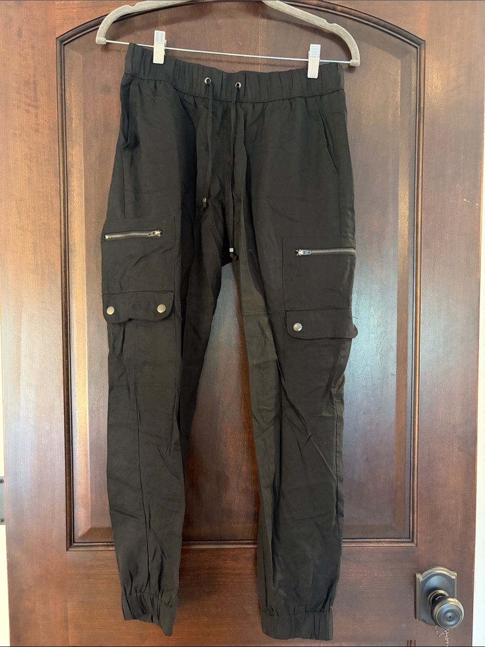 Banana Republic Factory Women’s Black Cargo Jogger Pants with Zip Pockets